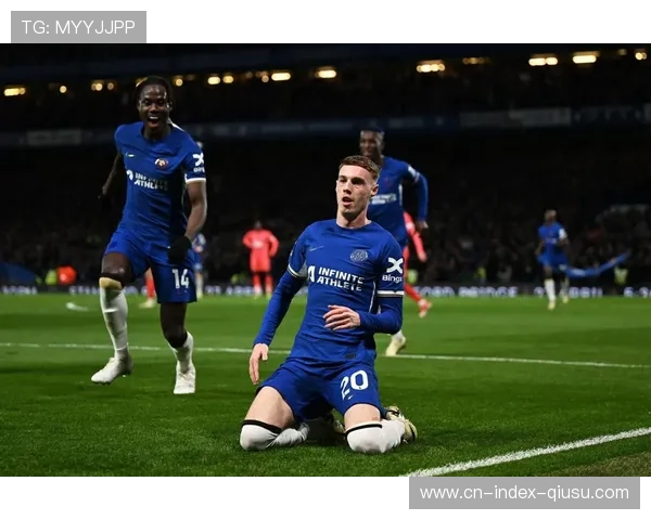 巴黎圣日耳曼主场五球击溃切尔西，克瓦拉茨赫利亚替补登场主宰比赛